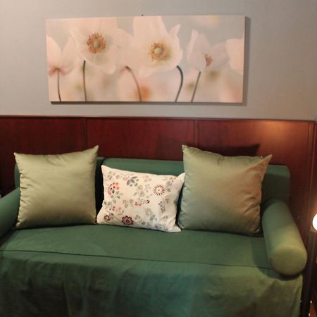 טרני Domus Angela B&B מראה חיצוני תמונה