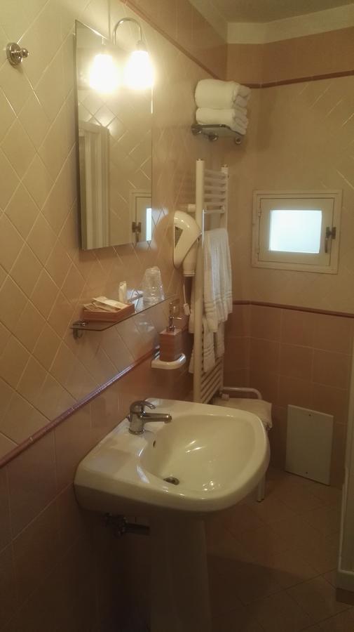 טרני Domus Angela B&B מראה חיצוני תמונה