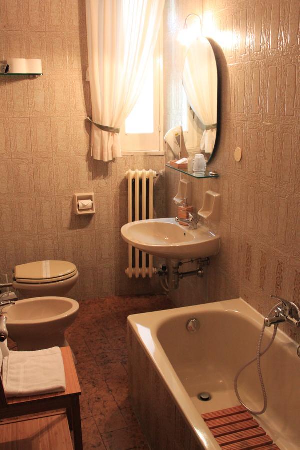 טרני Domus Angela B&B מראה חיצוני תמונה